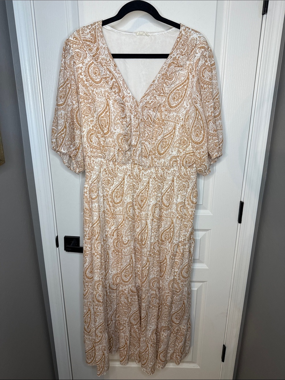 Cream & Tan Paisley Maxi Dress with V-Neck